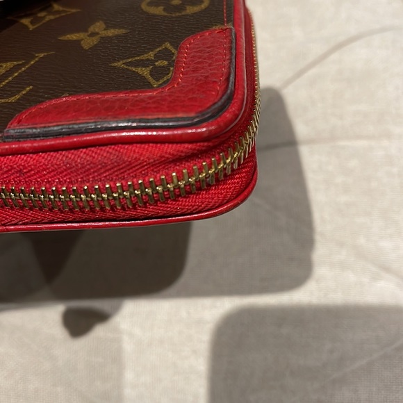 Louis Vuitton Zippy Retiro Wallet - Picture 15 of 17